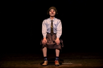 Qui demeure dans ce lieu vide ? - Emma La Clown Qui demeure dans ce lieu vide ? - Emma La Clown