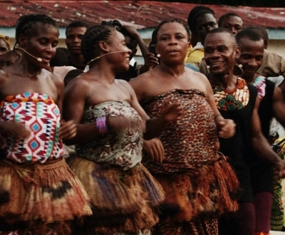 Chant polyphonique pygmée Aka - groupe NDIMA