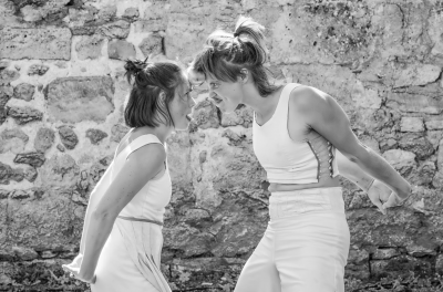 Les Copines d'abord : La Pomme - Cie Eve & Eve Les Copines d'abord : La Pomme - Cie Eve & Eve