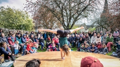 Au Bord du corps - Cie Le Long Raccourci