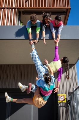 Carte blanche à Galapiat Cirque + Impact d’une course par La horde dans les p