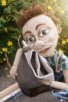 Les Marionnet'Ic : Les Arts Décalés : À la Une ! - Cie du Bonjour 