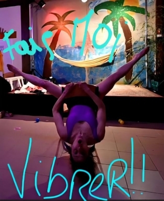 La professeure de gymnastique linguale + Fais Moi Vibrer ! + Arthur Rideau