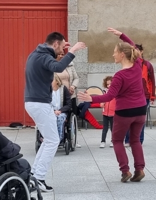 Théâtre & mouvement dansé