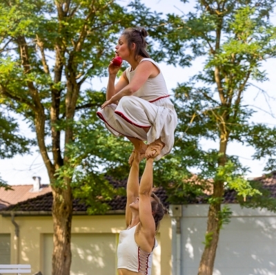 Place aux Mômes : La Pomme - Cie Eve & Eve
